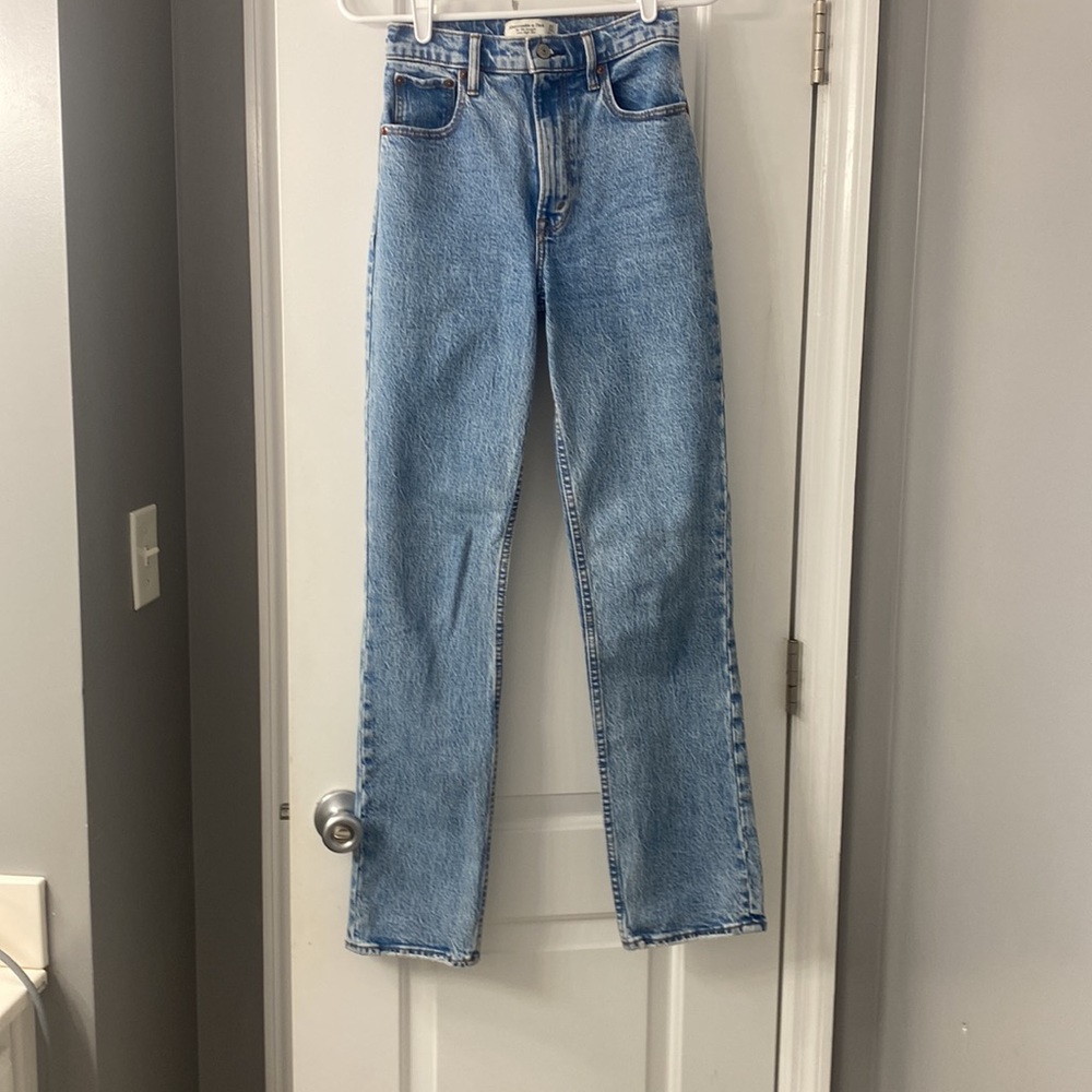 Abercrombie and Fitch The 90s Straight Ultra High Rise